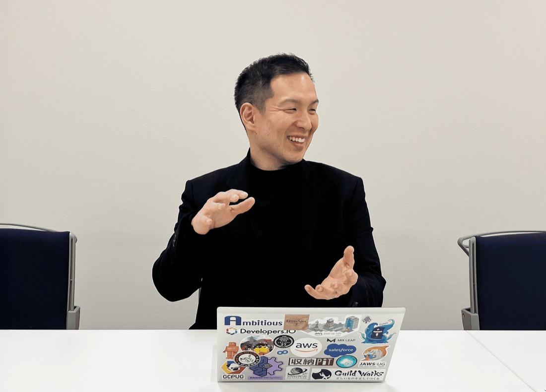 インタビューに応じる堀江 優仁様